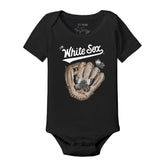 Chicago White Sox Butterfly Glove Short Sleeve Snapper