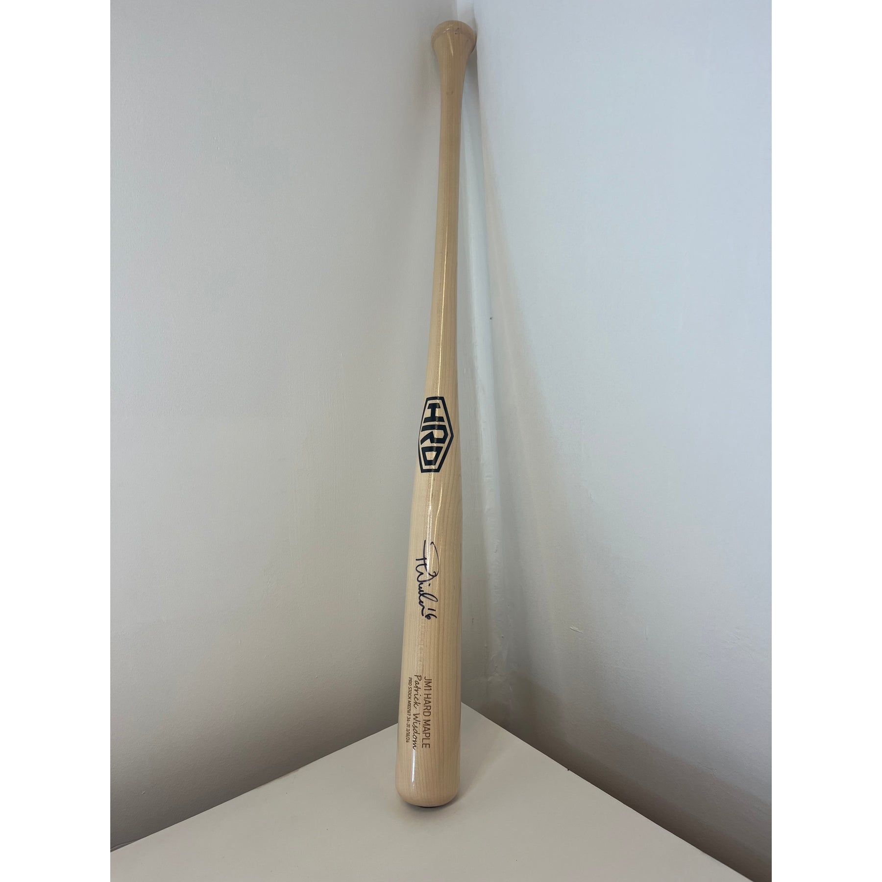 Chicago Cubs Patrick Wisdom Signed Bat Auction