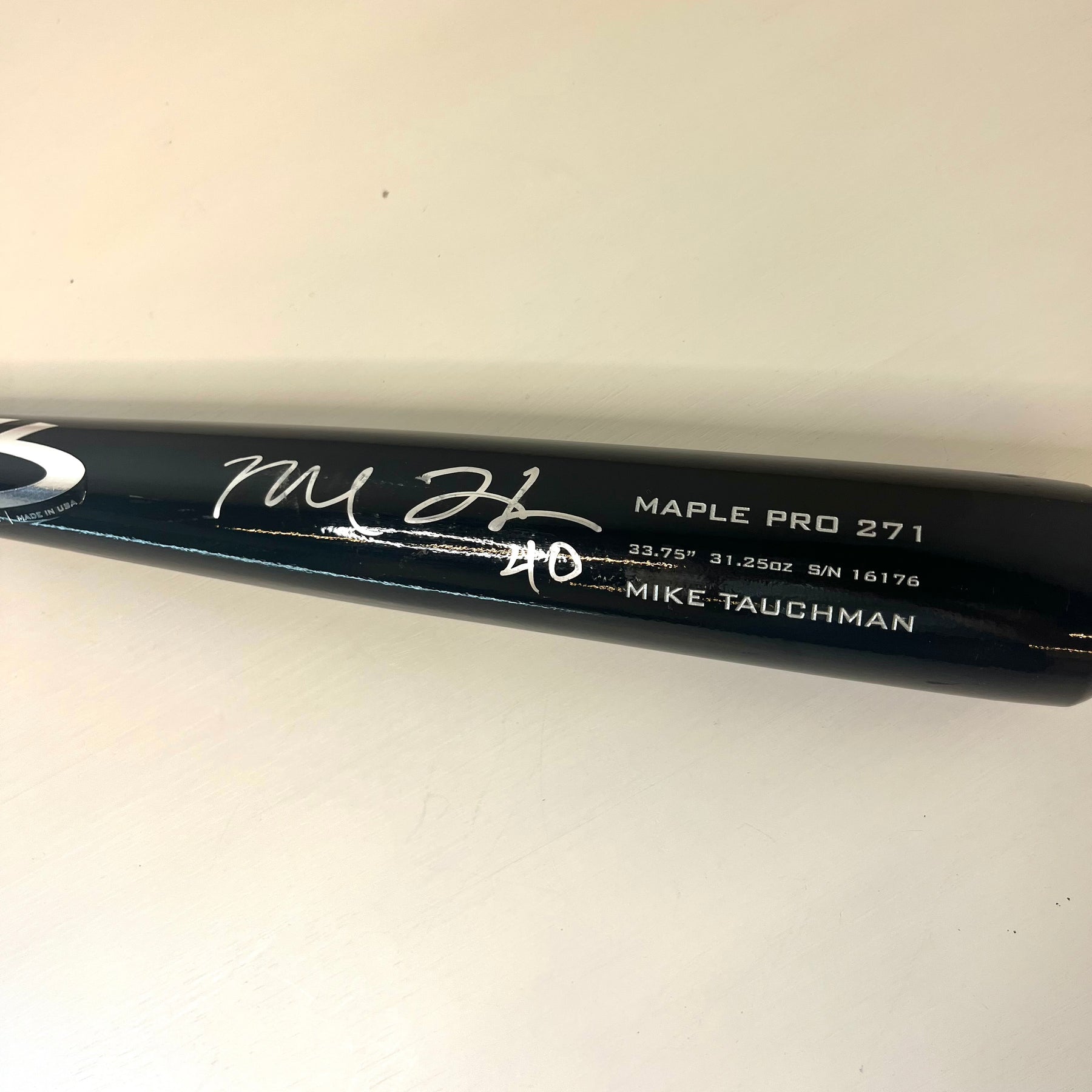 Chicago Cubs Mike Tauchman Signed Bat Auction