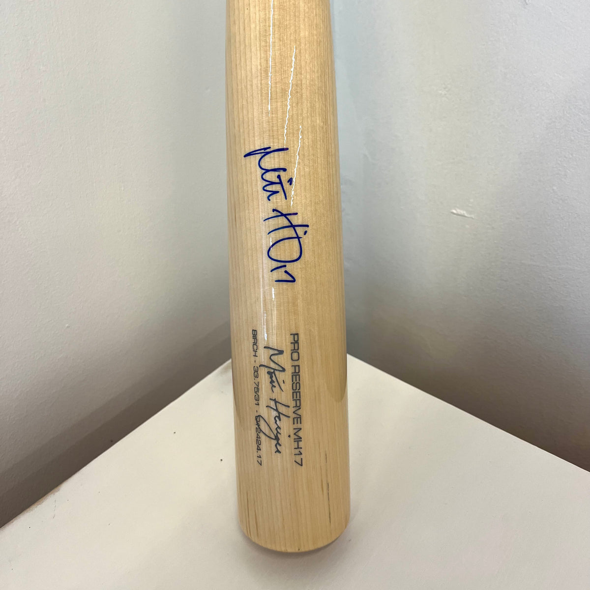 Seattle Mariners Mitch Haniger Signed Baseball Bat Auction Package