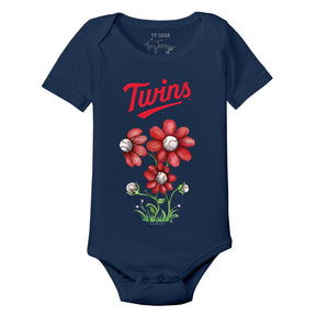 Minnesota Twins Blooming Baseballs Short Sleeve Snapper